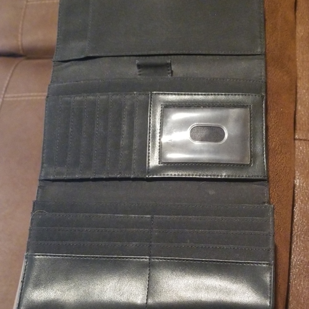 Enzo Angiolini Black Mutiple Card Compartments Wallet - Picture 2 of 4